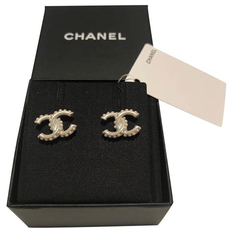 boucle d'oreille chanel cc|Boucles d'oreilles Chanel pour femme .